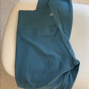 Lulu pant 28” in teal perfect condition